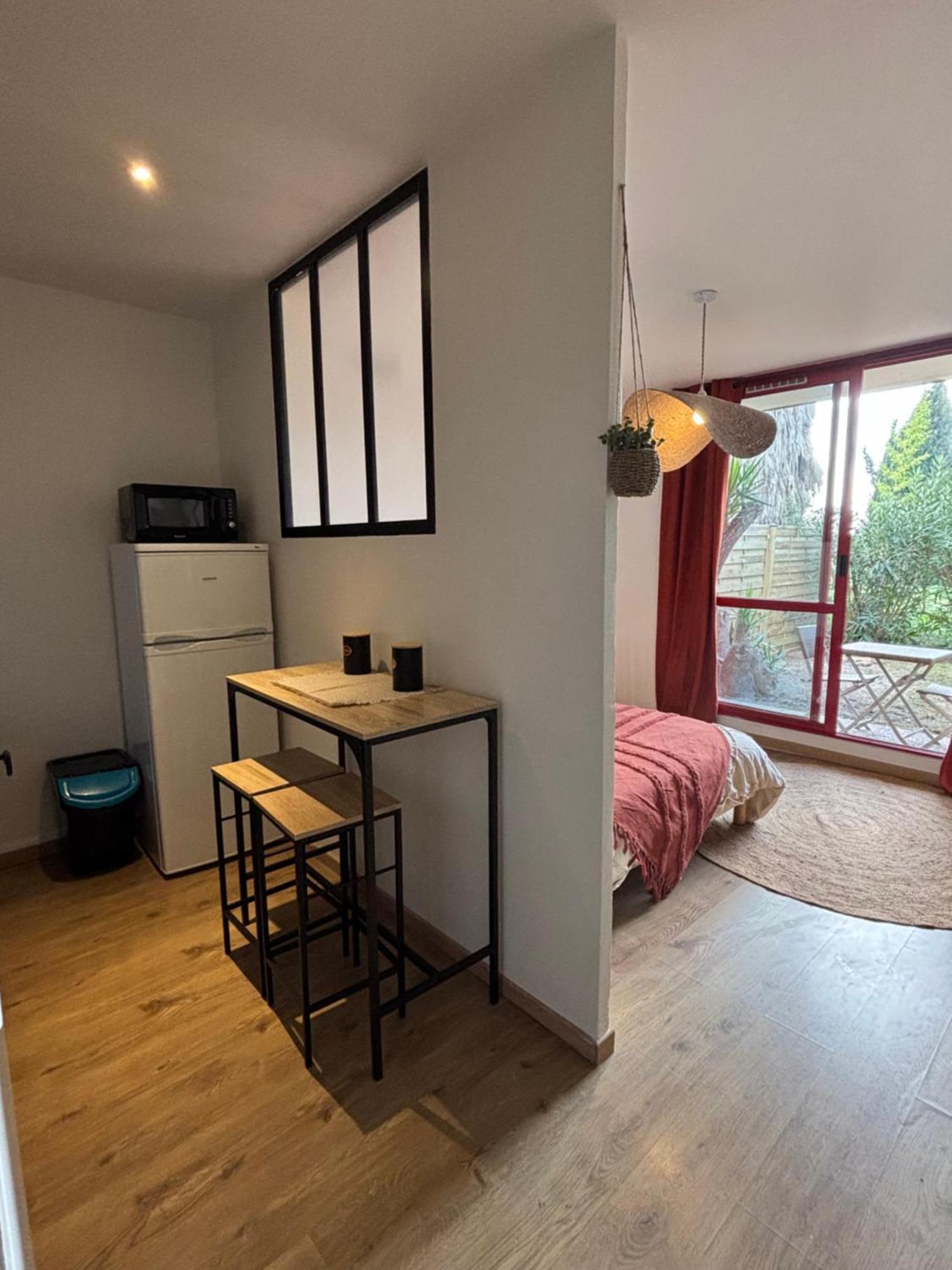 Appartement Equipe Clim Jardin Centre A 10mn Arles